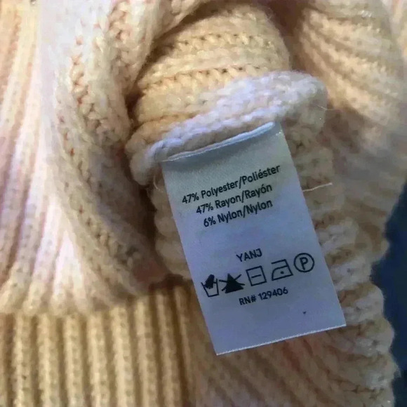 Chic Pink Off-Shoulder Sweater - Picture 10 of 16